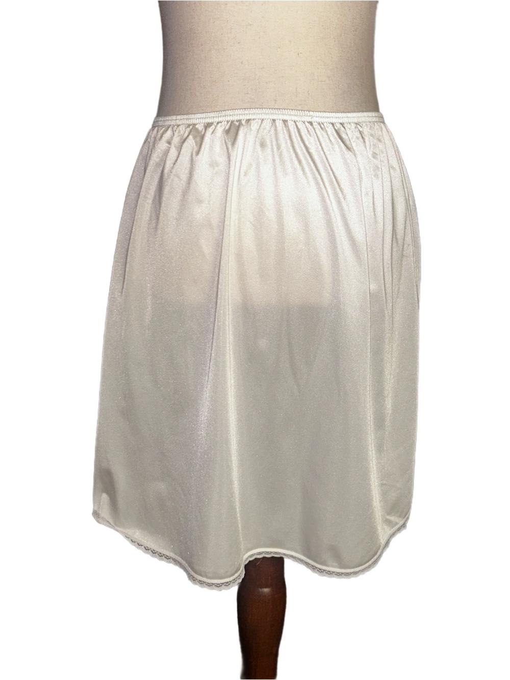 Vanity Fair ~ Women’s Large ~ Vintage (60’s) ~ USA ~ White ~ Half Slip Lingerie
